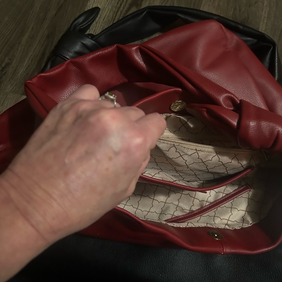 Black and Red purses Kelly n Katie NWT - Picture 11 of 12